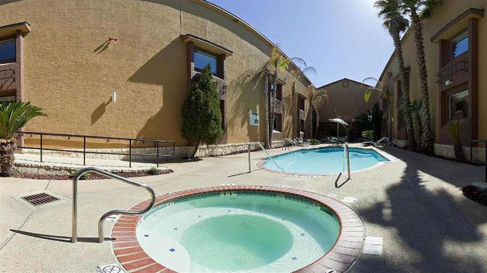 Country Inn & Suites By Radisson, Lackland Afb San Antonio , Tx Zewnętrze zdjęcie