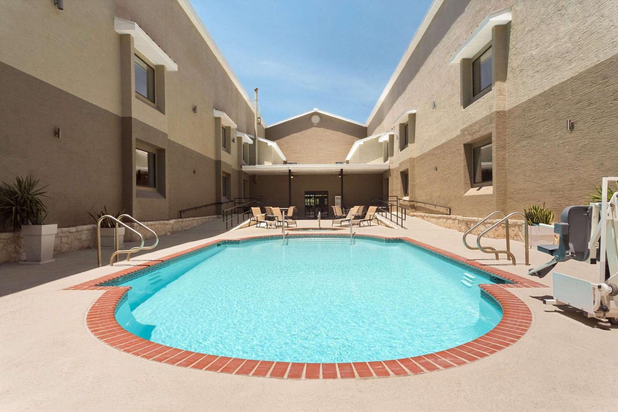 Country Inn & Suites By Radisson, Lackland Afb San Antonio , Tx Zewnętrze zdjęcie